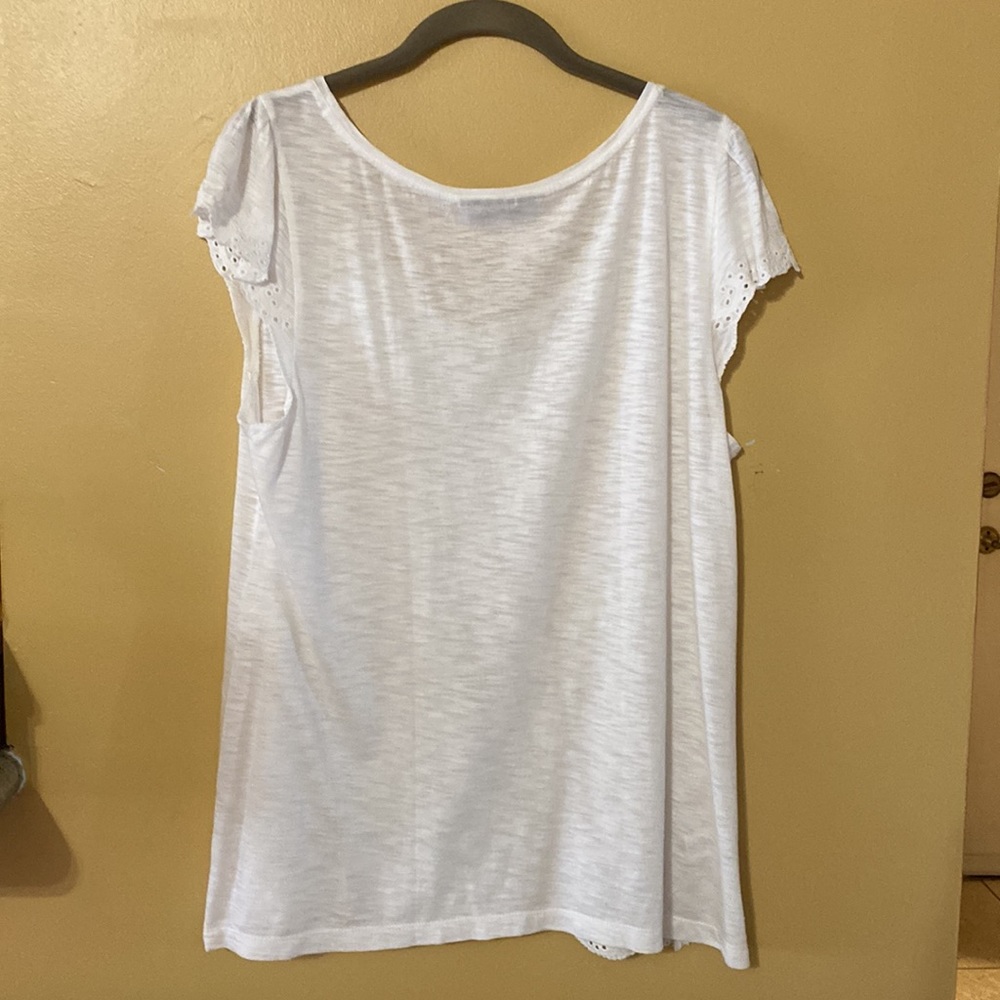 The Loft white tee. - Picture 5 of 5